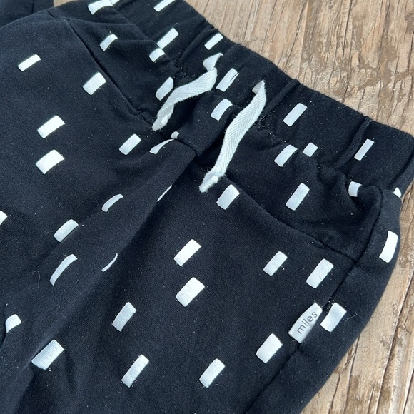 Miles - 24M black and white set - Picture 4 of 7